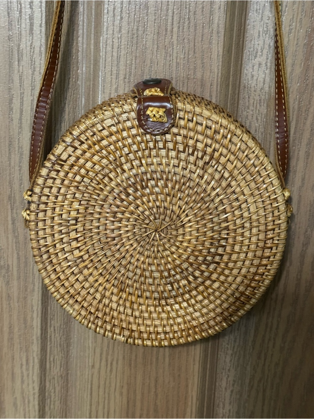 Round Woven Crossbody Bag in Natural Brown NWOT - Picture 6 of 12